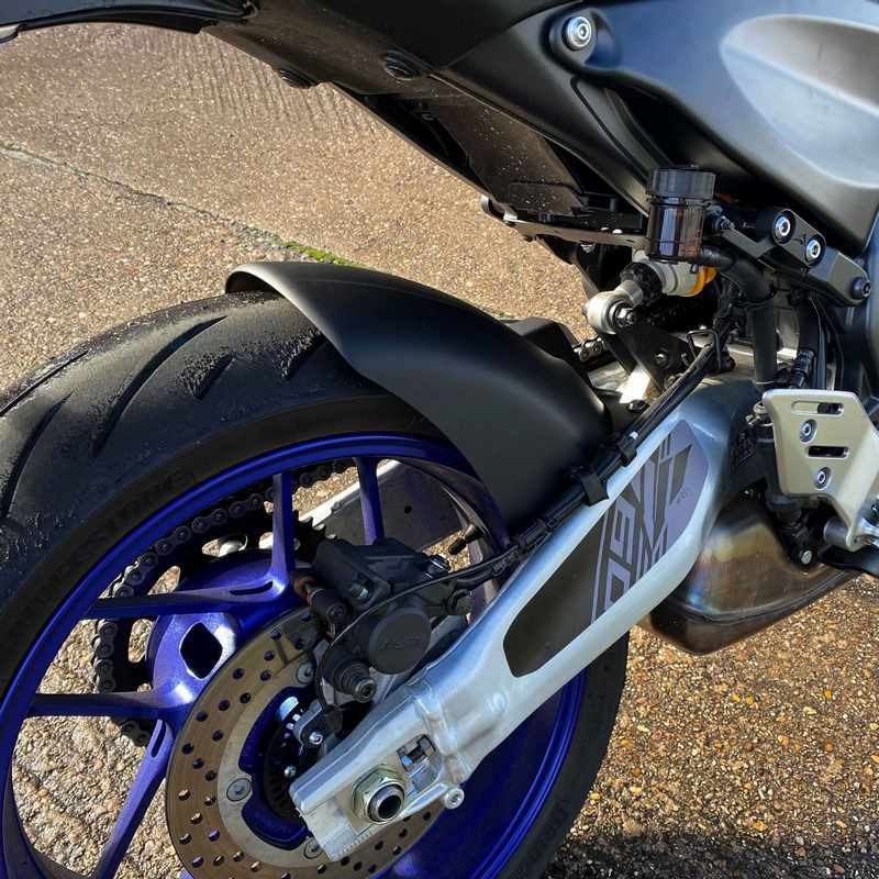 Pyramid Hugger | Icon Blue Colours | Yamaha MT-09 2022>2024 | 072451P