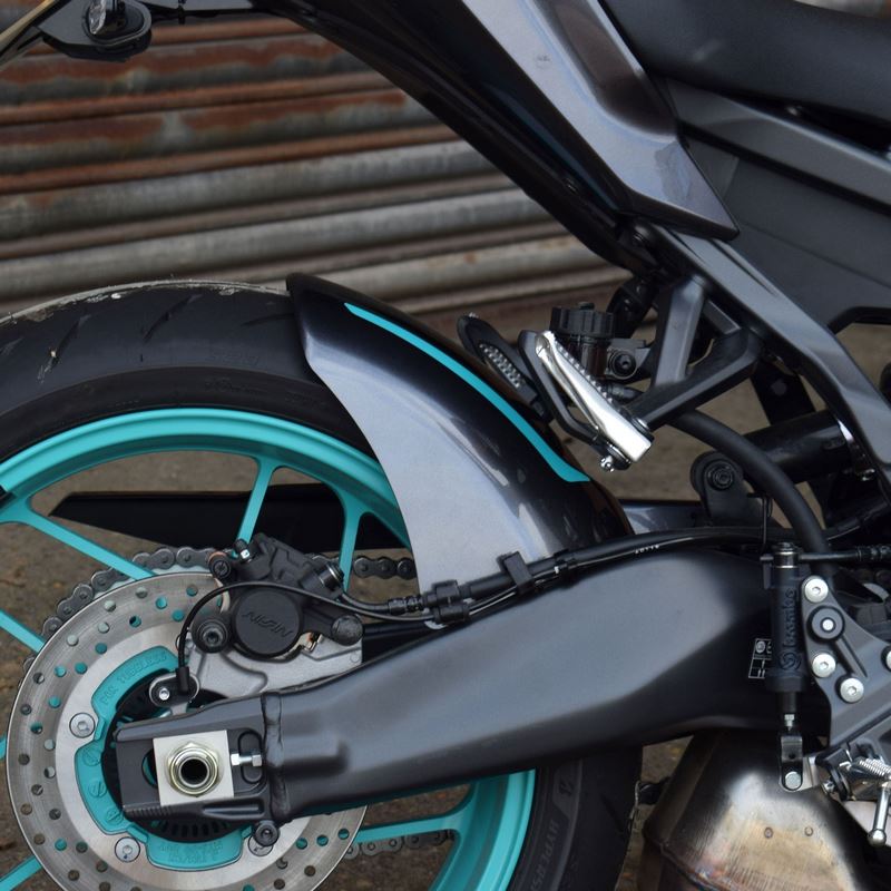 Pyramid Hugger | Midnight Cyan | Yamaha MT-09 2024>Current | 072451PG