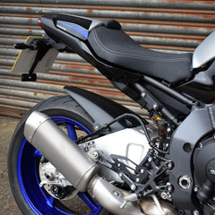 Hugger Matte Black