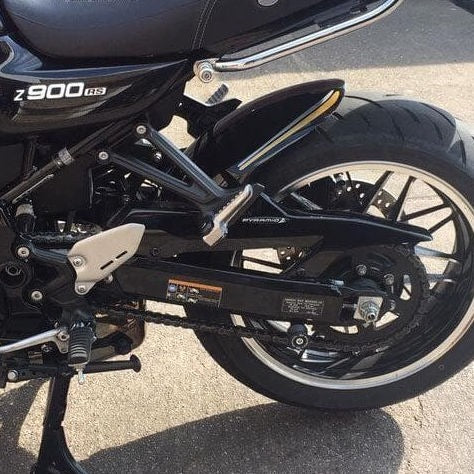 Pyramid Hugger | Metallic Diablo Black/Metallic Yellow (Yellow Ball Scheme) | Kawasaki Z 900 RS SE 2022>Current | 073880R