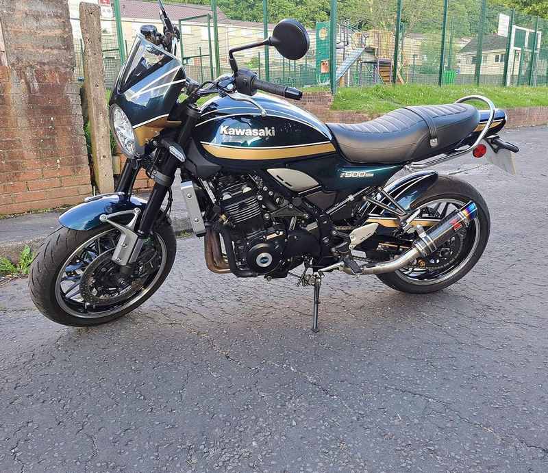 Pyramid Hugger | Candy Diamond Brown & Metallic Orange (50th Anniversary) | Kawasaki Z 900 RS 2022>2022 | 073880T
