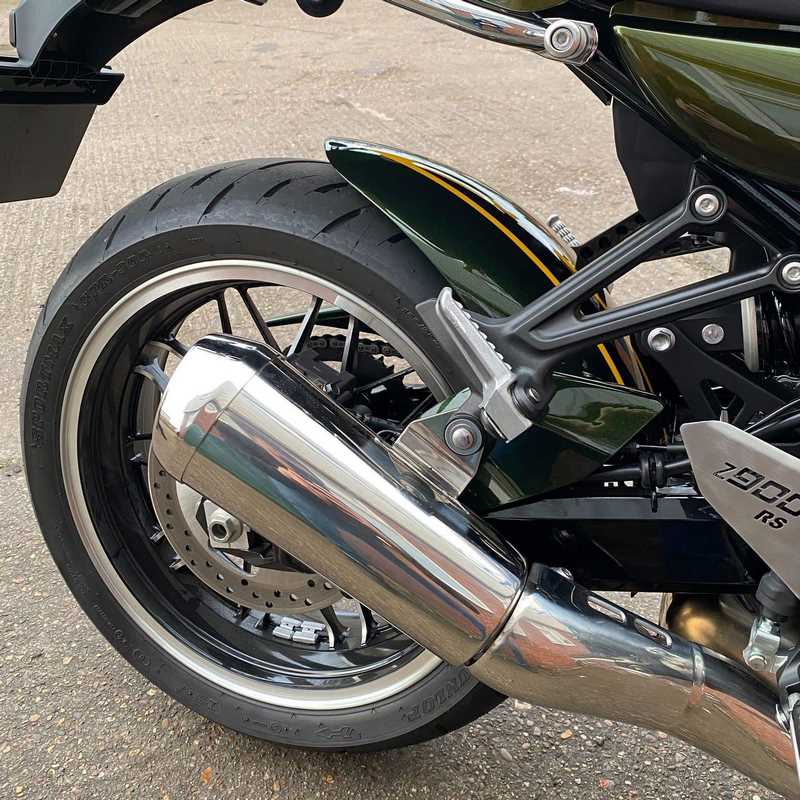 Pyramid Plastics Hugger Metallic Green (Candytone Green Scheme) Kawasaki Z 900 RS 2019> | 073880Z