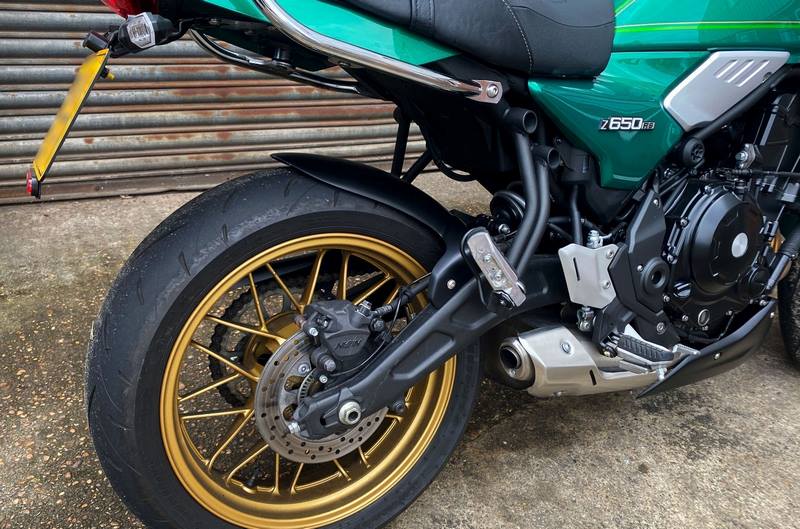 Pyramid Hugger | Matte Black | Kawasaki Ninja 650 2017>Current | 073930M
