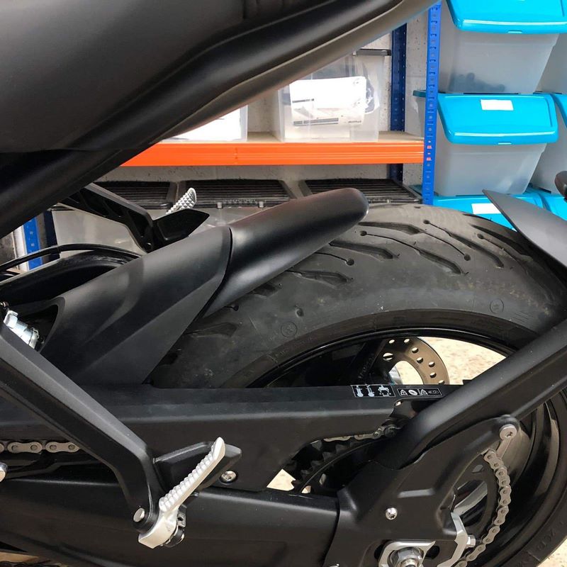 Pyramid Hugger Extension | Matte Black | Triumph Trident 660 2021> | 076560