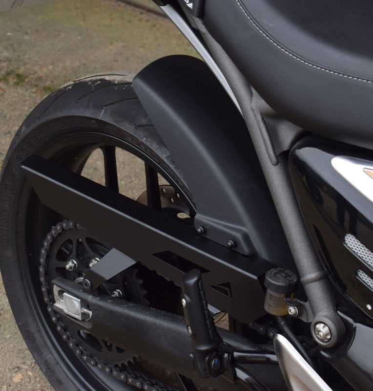 Pyramid Hugger | Matte Black | Triumph Scrambler 400X 2024>Current | 076910M