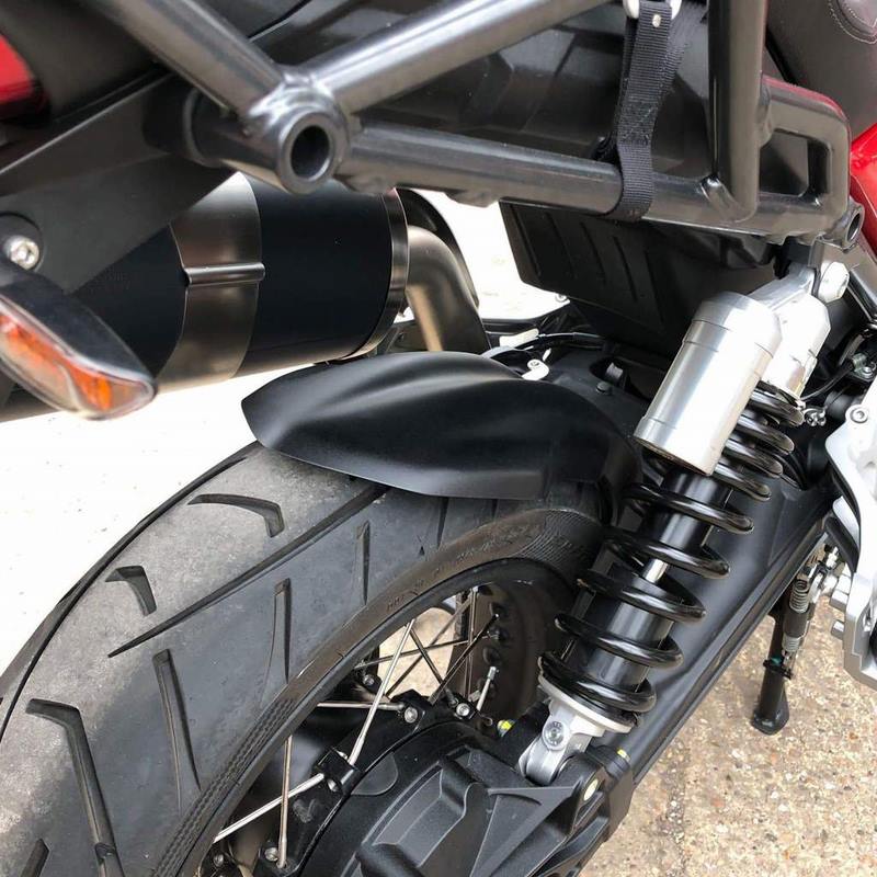 Pyramid Plastics Hugger | Matte Black | Moto Guzzi V85 TT 2019> | 078085M