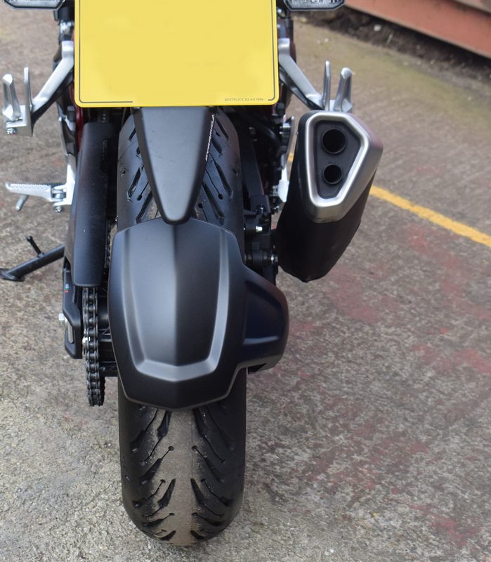 Pyramid Spray Guard | Gloss Black | Honda CB 750 Hornet 2023>Current | 085166B