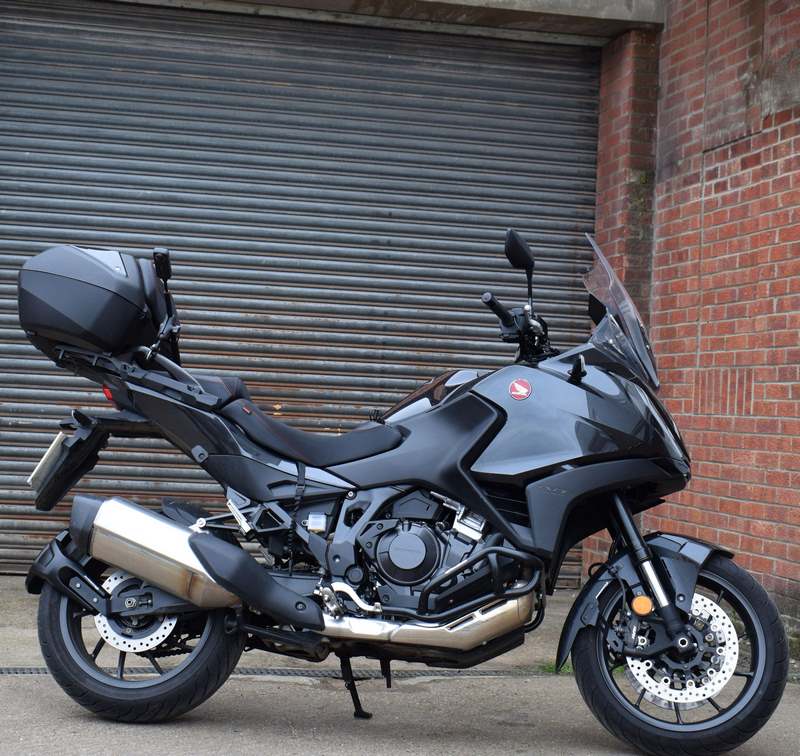 Pyramid Spray Guard | Matte Black | Honda NT 1100 2022>Current | 085190M
