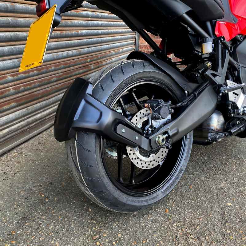 Pyramid Spray Guard | Gloss Black | Yamaha MT-09 2021> | 085203B