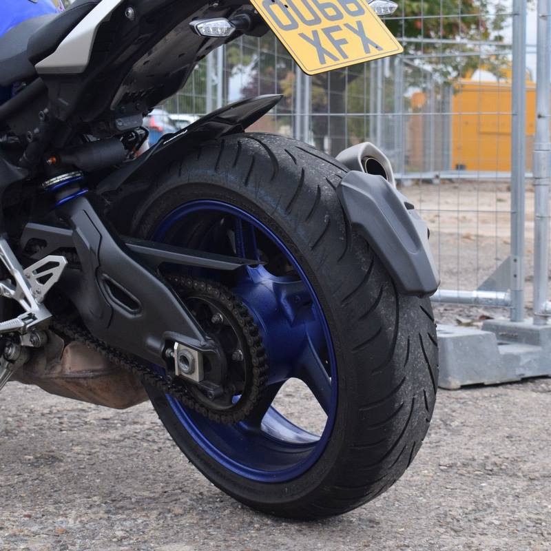 Pyramid Spray Guard | Matte Black | Yamaha MT-10 2016> | 085220M