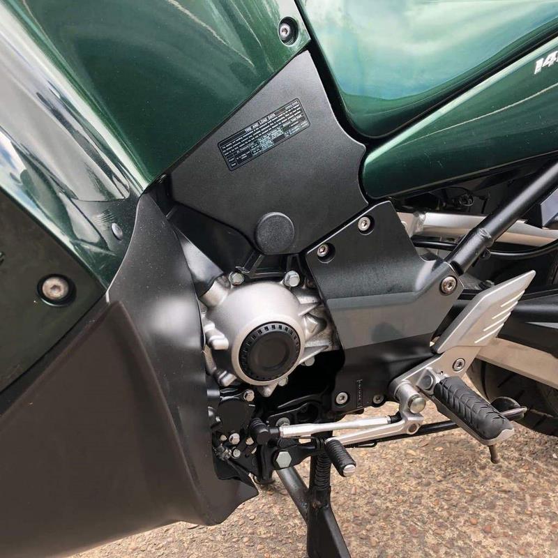 Pyramid Plastics Frame End Caps | Matte Black | Kawasaki GTR 1400 2007> | 089305