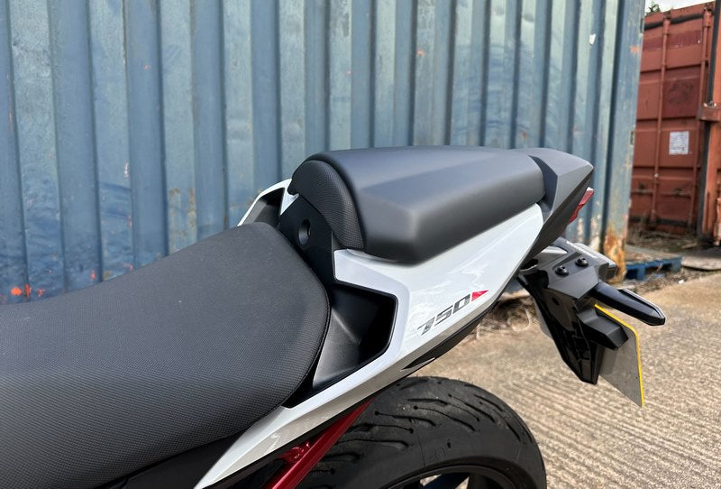 Pyramid Seat Cowl | Matte Black | Honda CB 750 Hornet 2023>Current | 11573M