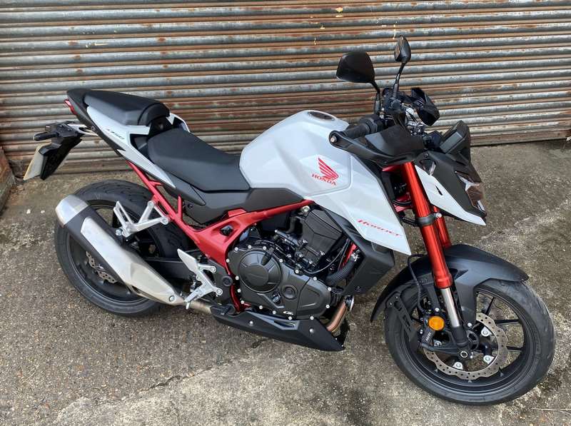 Pyramid Seat Cowl | Matte Black | Honda CB 750 Hornet 2023>Current | 11573M
