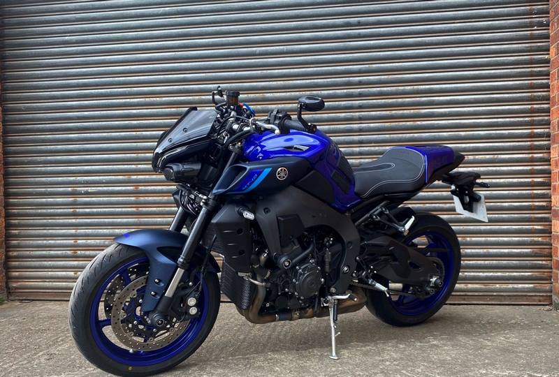 Pyramid Comfort Seat Cowl | Unpainted | Yamaha MT-10 SP 2016>Current | 12413U