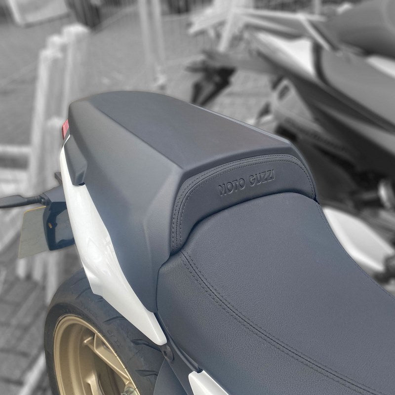 Pyramid Seat Cowl | Matte Black | Moto Guzzi V100 Mandello 2022>Current | 18555M