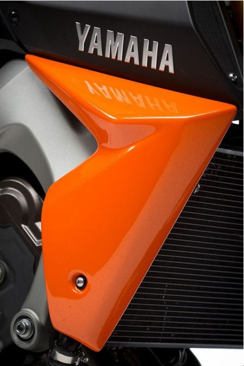 Pyramid Plastics Yamaha MT-09 Radiator Cheeks Unpainted 2013>2016 | 22131U