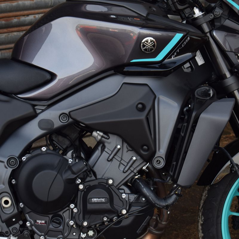 Pyramid Front Infill Panels | Matte Black | Yamaha MT-09 2021>Current | 22152M