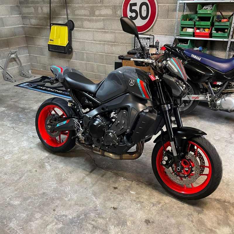 Pyramid Fly Screen | Storm Fluo/Cyan Strom Colours | Yamaha MT-09 2021> | 22160D