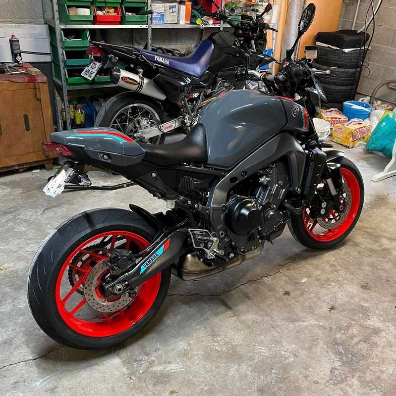 Pyramid Fly Screen | Storm Fluo/Cyan Strom Colours | Yamaha MT-09 2021> | 22160D