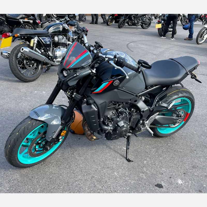 Pyramid Fly Screen | Storm Fluo/Cyan Strom Colours | Yamaha MT-09 2021> | 22160D