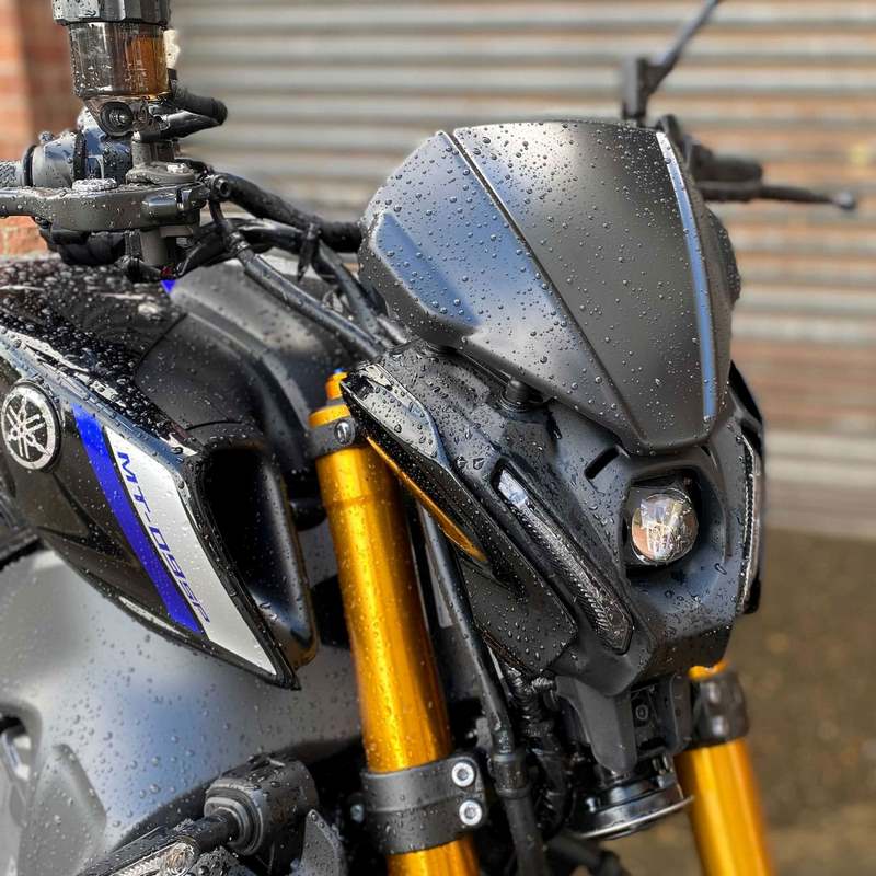 Pyramid Fly Screen | Tech Black | Yamaha MT-09 2021> | 22160F