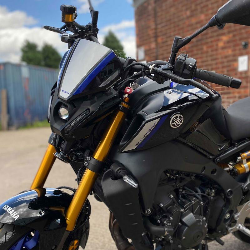 Pyramid Fly Screen | Tech Black | Yamaha MT-09 2021> | 22160F