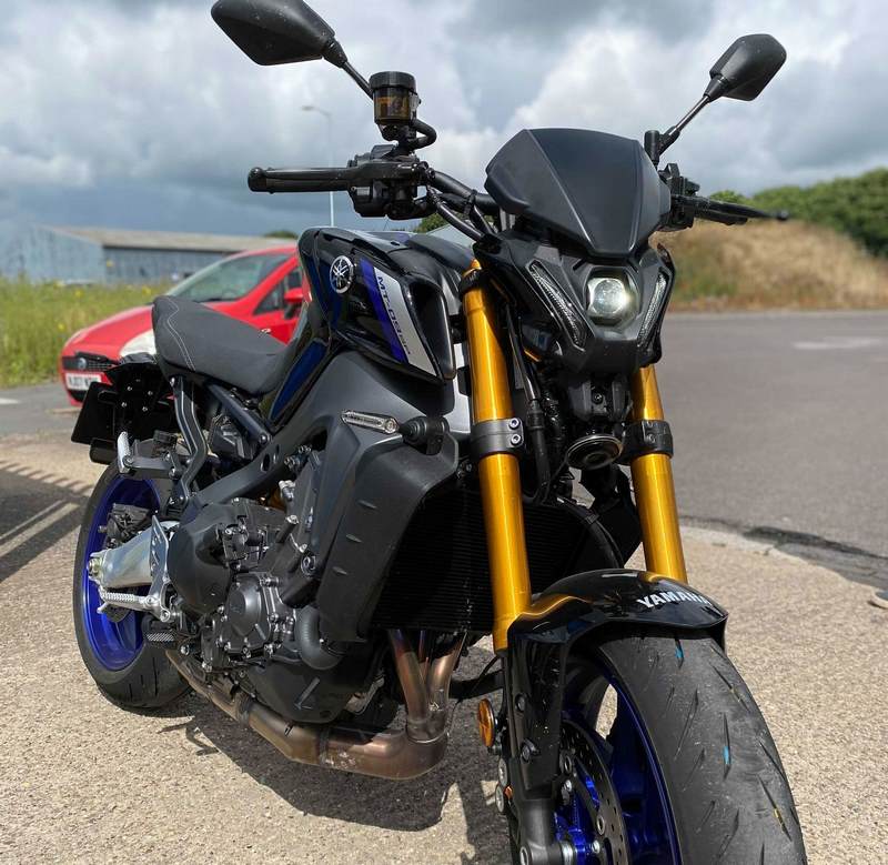Pyramid Fly Screen | Carbon Look | Yamaha MT-09 2021>2023 | 22160X