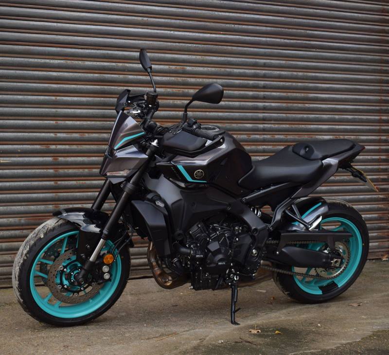 Pyramid Fly Screen | Midnight Cyan | Yamaha MT-09 2024>Current | 22190PG