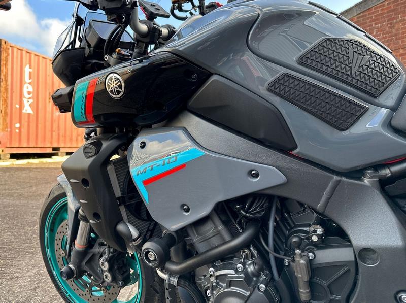 Pyramid Infill Panels | Unpainted | Yamaha MT-10 2022> | 22195U