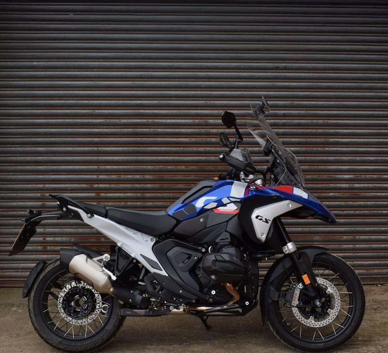 Pyramid Infill Panels | Matte Black | BMW R 1300 GS 2023> | 24425M