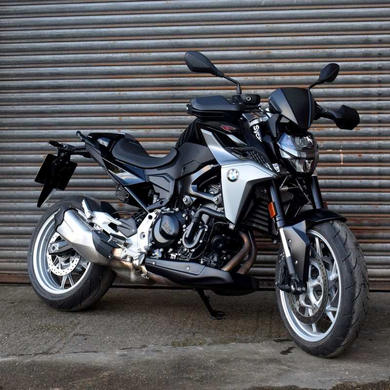 Pyramid Belly Pan | Hockenheim Silver Metallic & Racing Red | BMW F900 R 2020> | 24945F