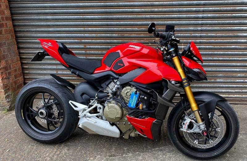 Pyramid Fly Screen | Carbon Look | Ducati Streetfighter V4 2020>Current | 25500X