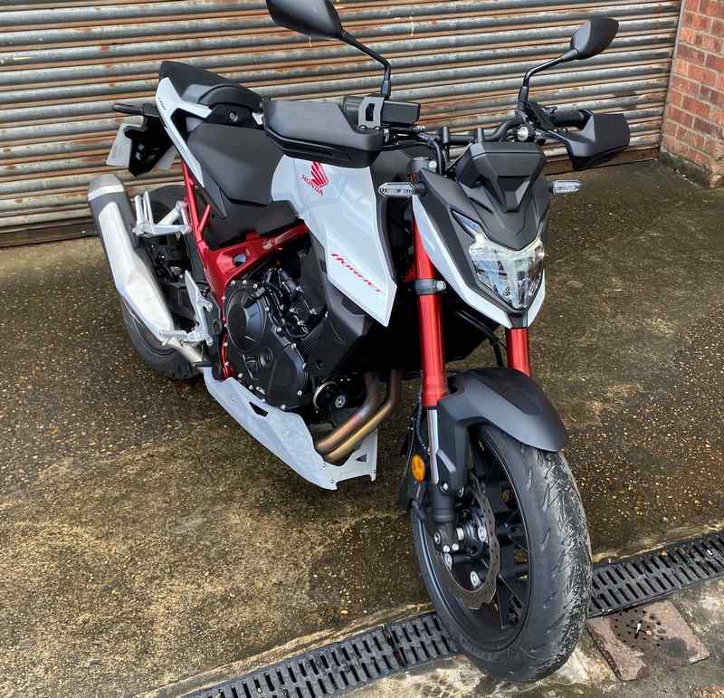 Pyramid Handguards | Matte Black | Honda CB 750 Hornet 2023>2025 | 30192M