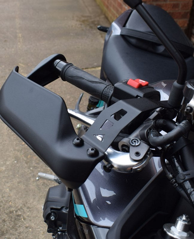 Pyramid Handguards | Matte Black | Yamaha MT-09 2024>2025 | 30209M