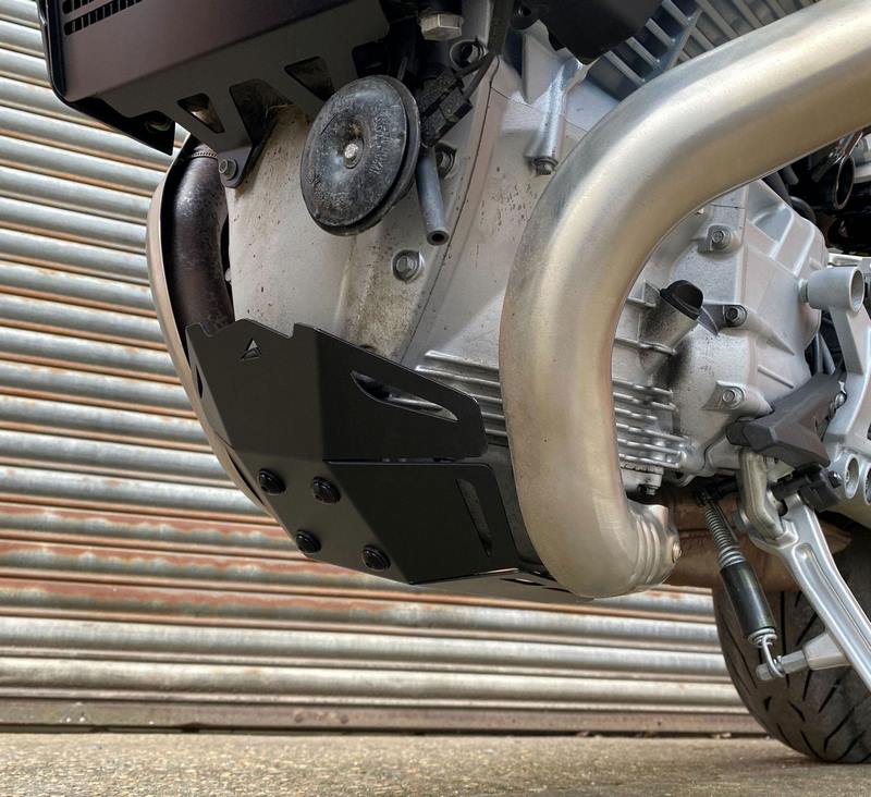 Pyramid Engine Guard | Gloss Silver | Moto Guzzi V100 Mandello 2022>Current | 38405S