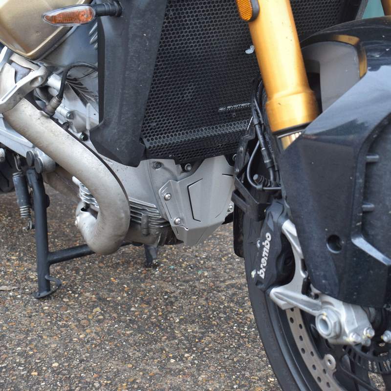 Pyramid Engine Cover | Gloss Silver | Moto Guzzi V100 Mandello 2022>Current | 38406S