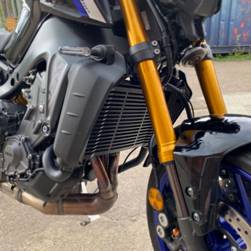 Pyramid Radiator Guard | Matte Black | Yamaha MT-09 2021> | 522004M