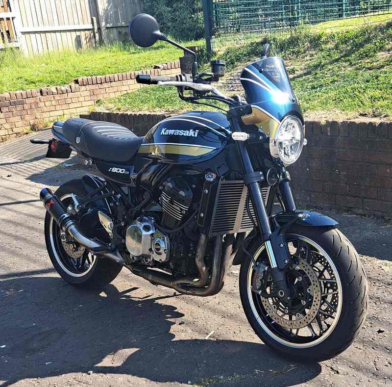 Pyramid Radiator Guard | Matte Black | Kawasaki Z 900 RS 2021>Current | 523366M