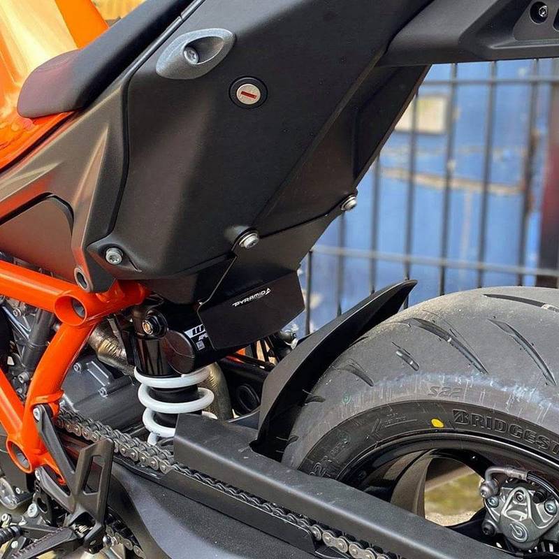 Pyramid Plastics Shock Shield | Black | KTM 1290 Superduke R 2020> | 819900