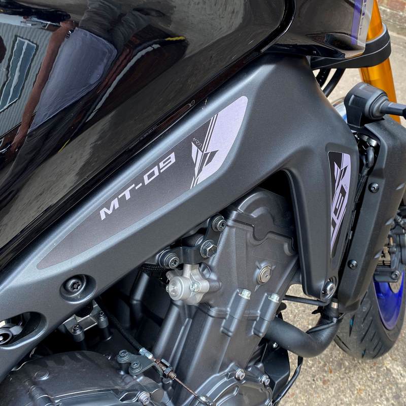 Pyramid Decals (Set of 6) | Black & Grey | Yamaha MT-09 2021> | BRA08200B