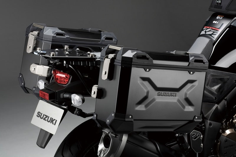 Suzuki Alum.sideboxset 37ltr.black | 990D0-ALSC2-037