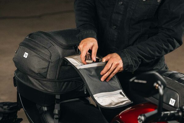 SW MOTECH Legend Gear tail bag LR4. Black. 18-25 l. | BC.HTA.00.406.20000