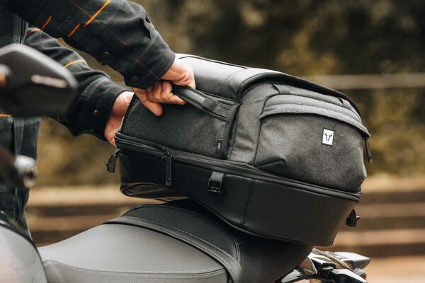SW MOTECH Legend Gear tail bag LR4. Black. 18-25 l. | BC.HTA.00.406.20000