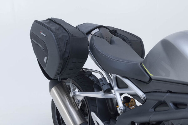 SW MOTECH PRO BLAZE H saddlebag set. Black. Triumph Speed Triple 1200 RR / RS (21-). | BC.HTA.11.740.36200
