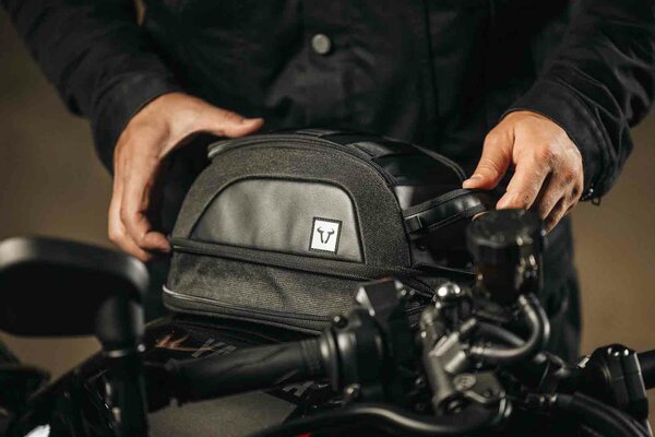 SW MOTECH Legend Gear magnetic tank bag LT3. 3.5 l - 5.5 l. Magnetic fastening. | BC.TRS.00.401.20000