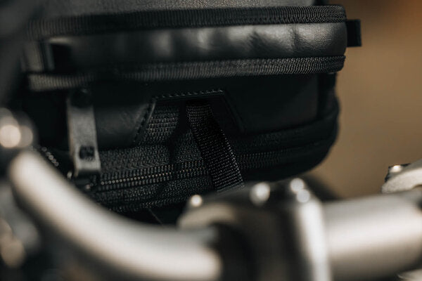 SW MOTECH Legend Gear magnetic tank bag LT3. 3.5 l - 5.5 l. Magnetic fastening. | BC.TRS.00.401.20000