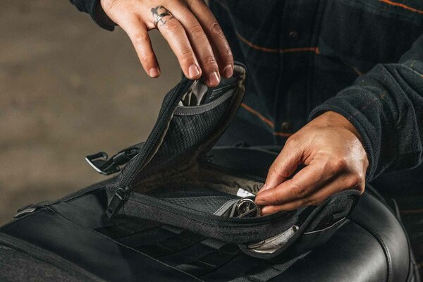SW MOTECH Legend Gear accessory bag LA10. Black. 1.5 l. | BC.TRS.00.412.20000
