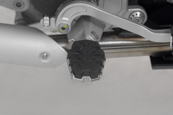 SW MOTECH EVO footrest kit. Yamaha Ténéré 700 models (19-). | FRS.06.112.10201