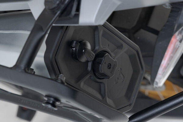 SW Motech TRAX lock set with anti-theft protection PRO. 9 matching locks, 2 keys. Anti-theft protection. | QLS.00.095.15100