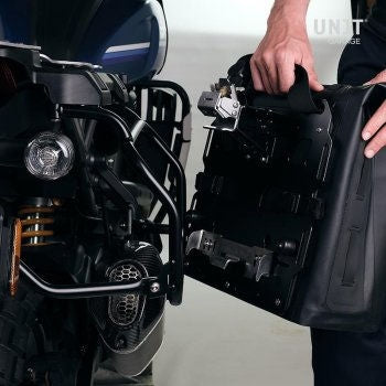 Unit Garage Two Khali side panniers in TPU 35L - 45L + Pair of aluminium plates mountable on Atlas or similar frame | 2xUG002-AL0C-atlas-or-similar-frame